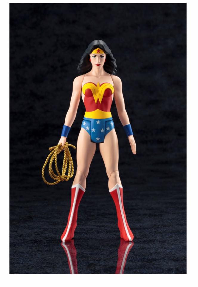 DC Comics Official Wonder Woman Classic ARTFX+ Figure By Kotobukiya
