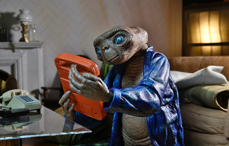 E.T 40th Anniversary Telepathic Ultimate Action Figure - NECA
