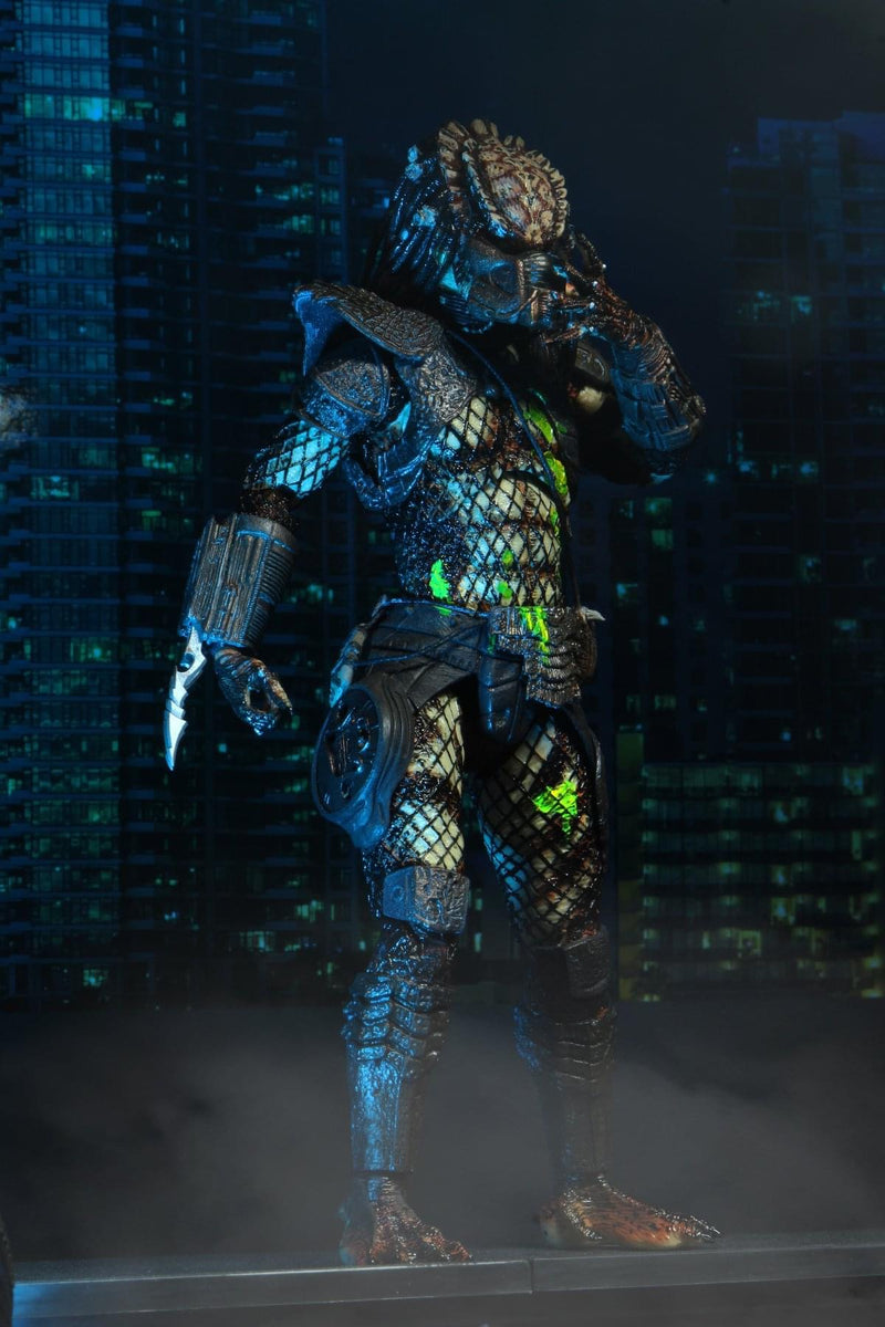 Predator 2 Ultimate Battle Damaged City Hunter Predator - NECA